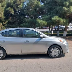 Nissan Versa 2012