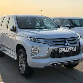 Mitsubishi Pajero 2020
