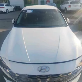 Hyundai Elantra 2022