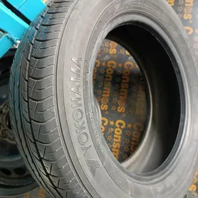 Yokohama 215 60 R16