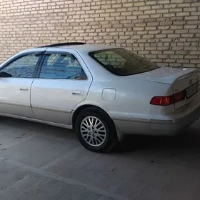 Toyota Camry 2000