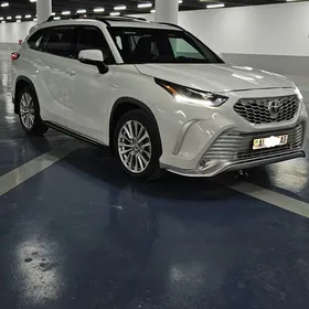 Toyota Highlander 2021