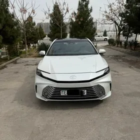 Toyota Camry 2025