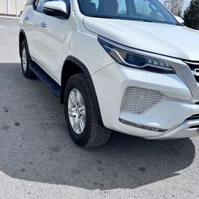 Toyota Fortuner 2021