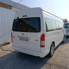 Toyota Hiace 2017