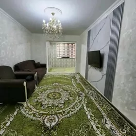 11 мкр 2х комнатная 1 этаж