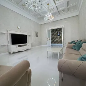 Чехова 5этаж 3ком 180м2