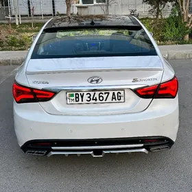Hyundai Sonata 2010