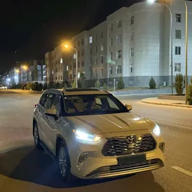 Toyota Highlander 2020