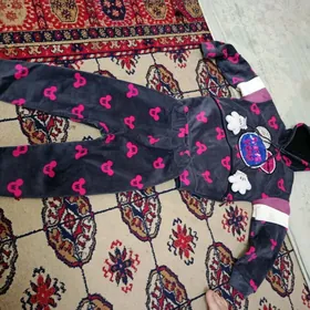 Üsti-aşagy.gyzlaryňky.3-4 ýaş