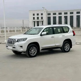 Toyota Land Cruiser Prado 2023