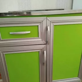 кухонная мойка с тумбой