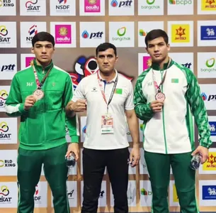 Türkmen boksçylary Bangkokdaky World Boxing Futures Cup 2026 ýaryşynda iki bürünç medal gazandy