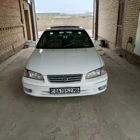 Toyota Camry 2000