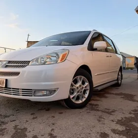 Toyota Sienna 2005