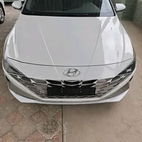 Hyundai Elantra 2022