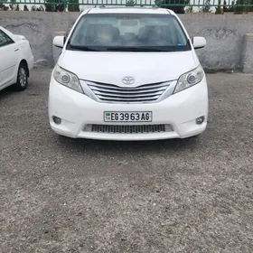 Toyota Sienna 2012