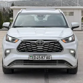 Toyota Highlander 2022
