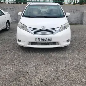 Toyota Sienna 2012