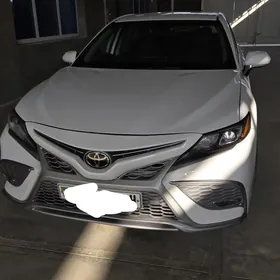 Toyota Camry 2024