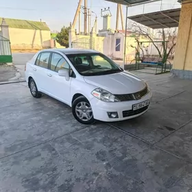 Nissan Versa 2010