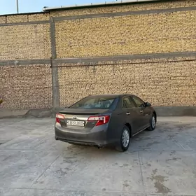 Toyota Camry 2013
