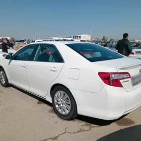 Toyota Camry 2014