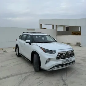 Toyota Highlander 2020