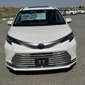 Toyota Sienna 2021