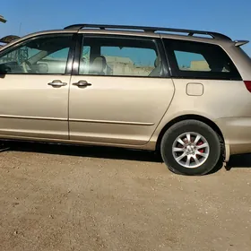 Toyota Sienna 2005