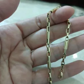 gyzyl wersaci bolt braslet