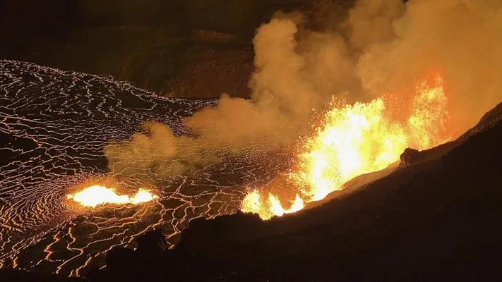 Gawaýidäki Kilauea wulkany 540 metr beýiklige lawa zyňdy