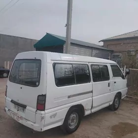 Mitsubishi Delica 1996