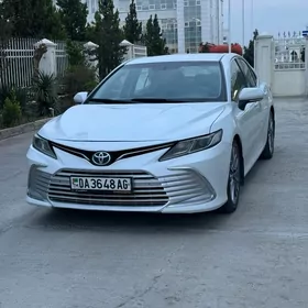 Toyota Camry 2021
