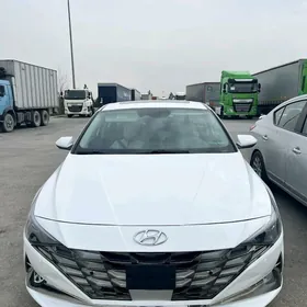 Hyundai Elantra 2022