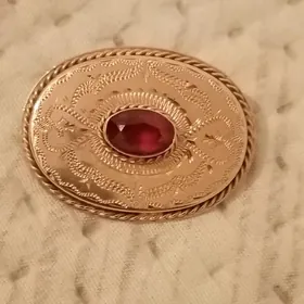 Гадым брошка