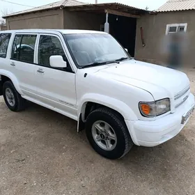 Isuzu Trooper 2000