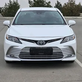 Toyota Camry 2021