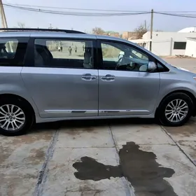 Toyota Sienna 2020