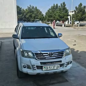 Toyota Hilux 2014
