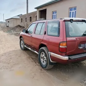 Nissan Pathfinder 1998