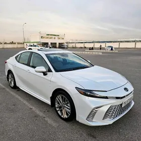 Toyota Camry 2025