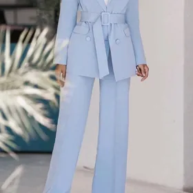 Брючный костюм