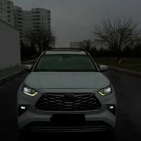 Toyota Highlander 2021