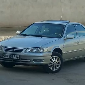 Toyota Camry 2001