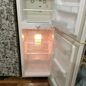 Холодильник LG