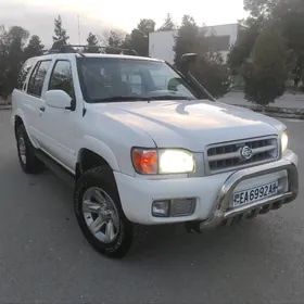Nissan Pathfinder 2000