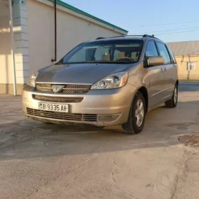 Toyota Sienna 2004