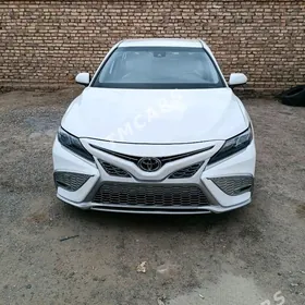 Toyota Camry 2021