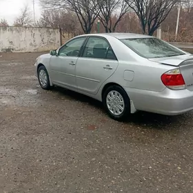 Toyota Camry 2004